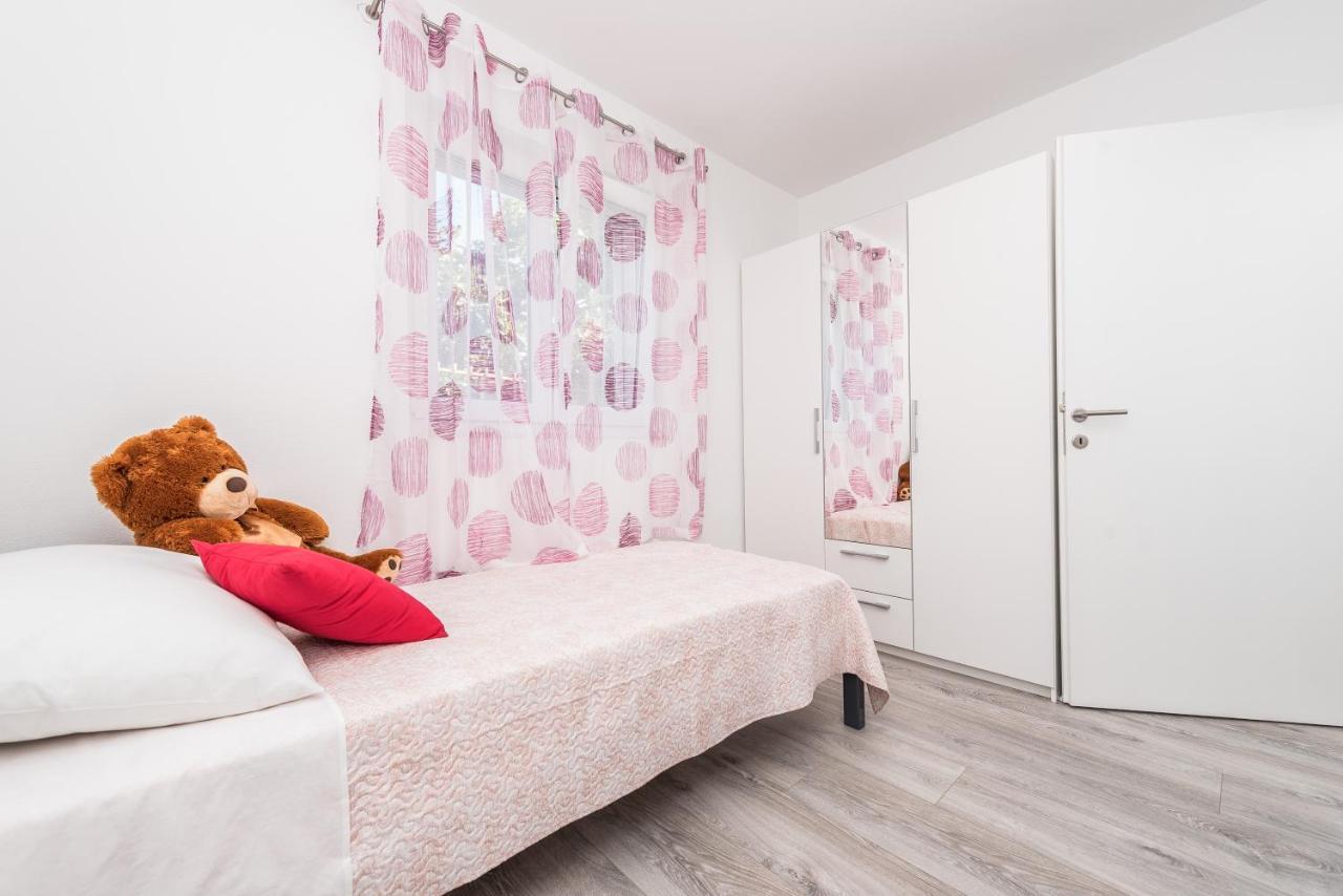 Apartments Janice Пакоштане Екстер'єр фото