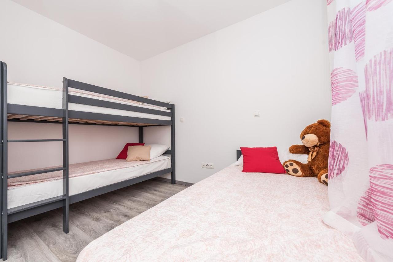 Apartments Janice Пакоштане Екстер'єр фото