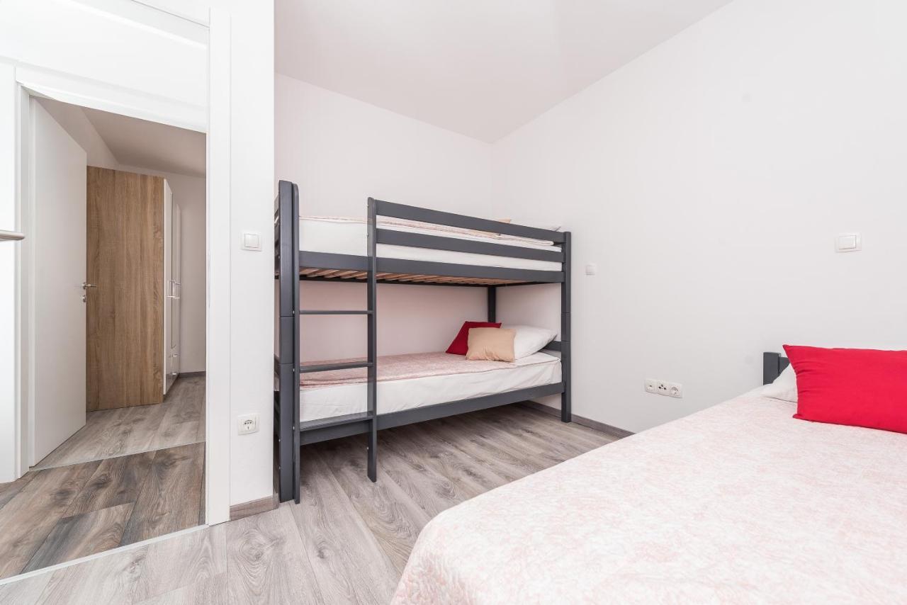 Apartments Janice Пакоштане Екстер'єр фото